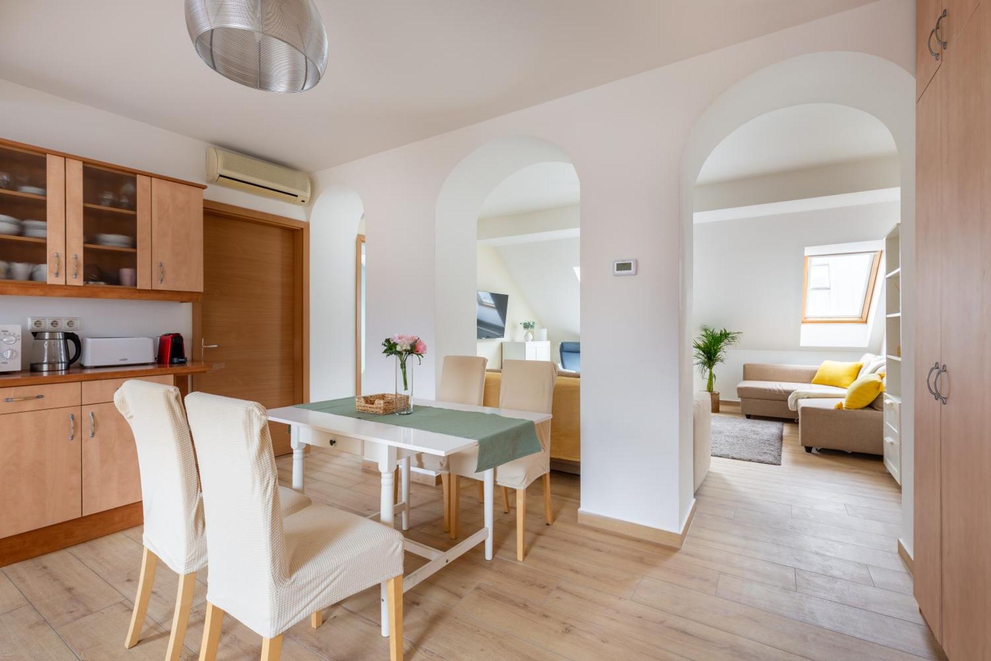 Penthouse By Stn Appartement